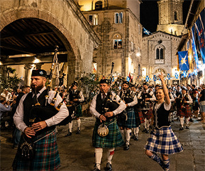 Barga diventa un angolo di Scozia: tre giorni tra cornamuse, kilt e Highland Games