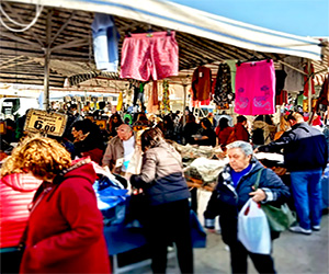 Lucca, domenica mercato straordinario e negozi aperti in viale Puccini