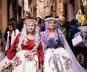 Comics, quando i personaggi escono dai fumetti e girano per Lucca: arrivano i cosplayer!