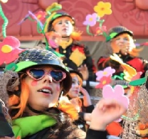 Carnevale di Viareggio: Terzo Corso Mascherato con fuochi
