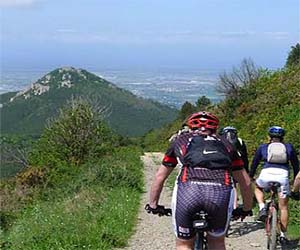 A piedi e in mountain bike sui Monti Pisani
